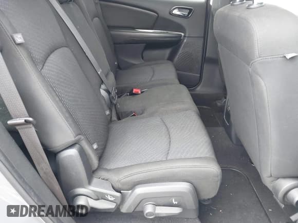 ✅ 2019 Dodge Journey SE • VIN: 3C4PDCBB2KT701518 • Lot: 43555749. Wystawiony na IAAI z przebiegiem 83 486 mil. Bezpłatny archiwum sprzedaży aukcyjnych z USA i szczegółowy raport historii pojazdu na DreamBid. Zdjęcie 8.