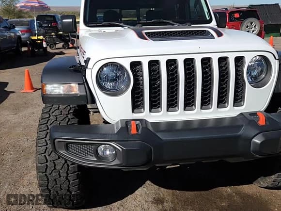 ✅ 2021 Jeep Gladiator Mojave • VIN: 1C6JJTEG5ML584948 • Lot: 89833915. Listed on Copart with 44,126 mi. Free auction sales archive from the USA and detailed vehicle history report at DreamBid. Image 13.