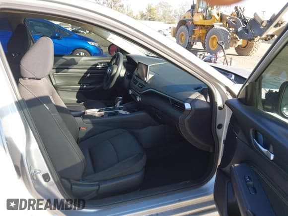 ✅ 2020 Nissan Altima S • VIN: 1N4BL4BV8LC273695 • Lot: 43411045. Wystawiony na IAAI z przebiegiem 103 151 mil. Bezpłatny archiwum sprzedaży aukcyjnych z USA i szczegółowy raport historii pojazdu na DreamBid. Zdjęcie 5.