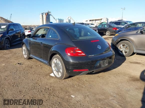 ✅ 2013 Volkswagen Beetle 2.5L • VIN: 3VWJP7AT6DM607389 • Lot: 43851360. Listed on IAAI with 109,172 mi. Free auction sales archive from the USA and detailed vehicle history report at DreamBid. Image 3.