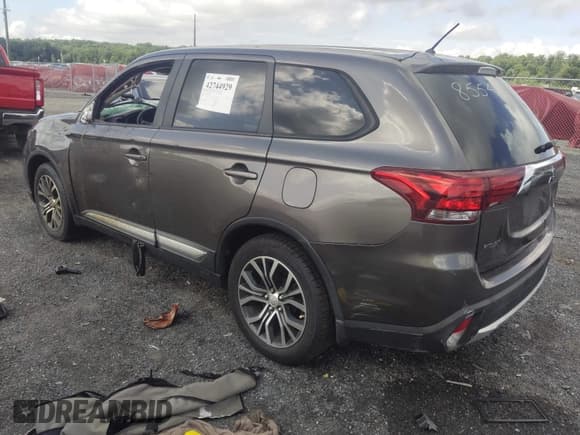 ✅ 2016 Mitsubishi Outlander SE • VIN: JA4AD3A37GZ013606 • Lot: 42744929. Wystawiony na IAAI z przebiegiem 115 969 mil. Bezpłatny archiwum sprzedaży aukcyjnych z USA i szczegółowy raport historii pojazdu na DreamBid. Zdjęcie 3.