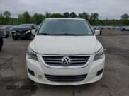 ✅ 2011 Volkswagen Routan SE • VIN: 2V4RW3DG8BR668268 • Lot: 57986125. Listed on Copart with 81,291 mi. Free auction sales archive from the USA and detailed vehicle history report at DreamBid. Image 5.