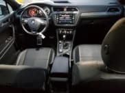 ✅ 2021 Volkswagen Tiguan SE • VIN: 3VV2B7AX0MM049341 • Lot: 93819025. Wystawiony na Copart z przebiegiem 45 423 mil. Bezpłatny archiwum sprzedaży aukcyjnych z USA i szczegółowy raport historii pojazdu na DreamBid. Zdjęcie 8.