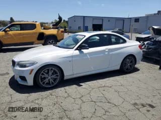 ✅ 2014 BMW 2 Series M235i • VIN: WBA1J7C55EVW84696 • Lot: 60876395. Listed on Copart with 105,635 mi. Free auction sales archive from the USA and detailed vehicle history report at DreamBid. Image 1.
