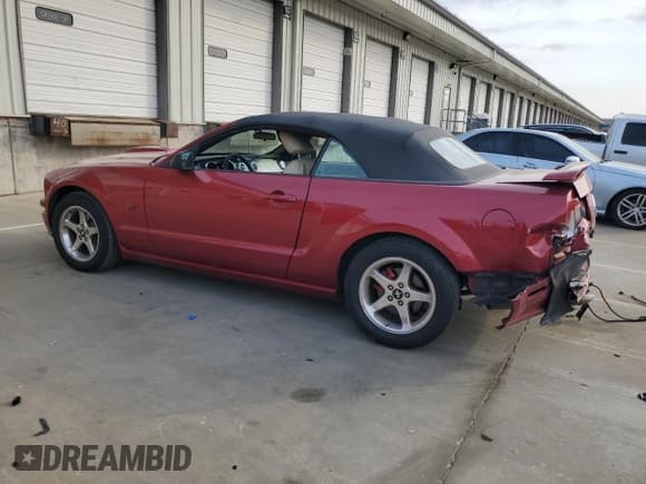 ✅ 2005 Ford Mustang GT Deluxe • VIN: 1ZVHT85H755258045 • Lot: 53802605. Wystawiony na Copart z przebiegiem 121 580 mil. Bezpłatny archiwum sprzedaży aukcyjnych z USA i szczegółowy raport historii pojazdu na DreamBid. Zdjęcie 2.
