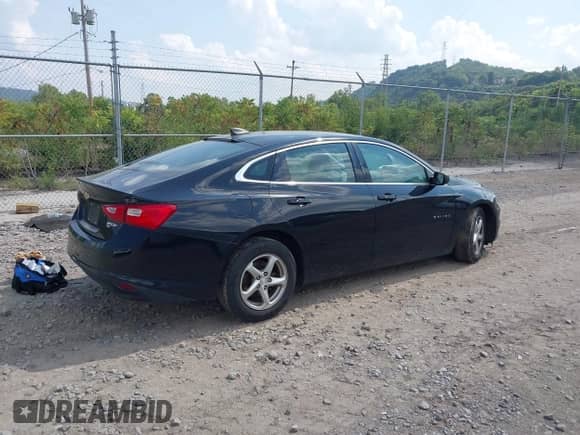 2018 Chevrolet Malibu LS с VIN 1G1ZC5ST7JF240348, выставлен на аукционе IAAI как лот 42980711 с пробегом 185 131 миль миль и . История ставок и продаж доступна на DreamBid. Изображение 4.