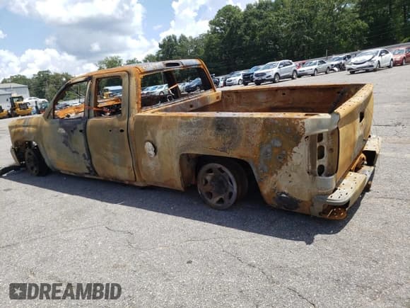 ✅ 2018 Chevrolet Silverado 1500 Work Truck • VIN: 1GCRCNECXJZ135093 • Лот: 63622154. Опубликован ранее на Copart с пробегом Не указан. Бесплатный доступ к архиву аукционных продаж из США и подробный отчёт об истории автомобиля на DreamBid. Изображение 2.