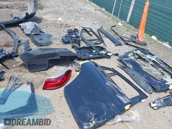 ✅ 2020 Mercedes-Benz GLC 300 • VIN: W1N0J8EB4LF849838 • Lot: 42190047. Listed on IAAI with 32,448 mi. Free auction sales archive from the USA and detailed vehicle history report at DreamBid. Image 19.