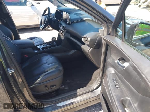 ✅ 2020 Hyundai Santa Fe Limited • VIN: 5NMS53AD1LH149101 • Lot: 42579658. Wystawiony na IAAI z przebiegiem 130 870 mil. Bezpłatny archiwum sprzedaży aukcyjnych z USA i szczegółowy raport historii pojazdu na DreamBid. Zdjęcie 5.