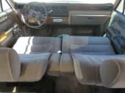 ✅ 1989 Lincoln Town Car • VIN: 1LNBM81F0KY719814 • Lot: 61096835. Wystawiony na Copart z przebiegiem 700 109 mil. Bezpłatny archiwum sprzedaży aukcyjnych z USA i szczegółowy raport historii pojazdu na DreamBid. Zdjęcie 8.