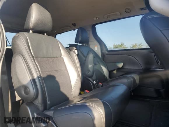 ✅ 2015 Toyota Sienna SE • VIN: 5TDXK3DCXFS627244 • Лот: 90834475. Опубликован ранее на Copart с пробегом 275 257 миль. Бесплатный доступ к архиву аукционных продаж из США и подробный отчёт об истории автомобиля на DreamBid. Изображение 11.