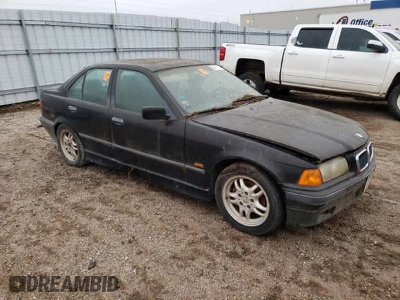 1998 BMW 3 Series 328i z VIN WBACD4323WAV62464, wystawiony jako Copart lot #66717014 z przebiegiem Nie podano mil oraz Czysty tytuł • Clean title. Historia ofert i sprzedaży dostępna na DreamBid. Obrazek 4.