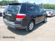 ✅ 2011 Toyota Highlander • VIN: 5TDZK3EH5BS037580 • Лот: 42915969. Опубликован ранее на IAAI с пробегом 239 192 миль. Бесплатный доступ к архиву аукционных продаж из США и подробный отчёт об истории автомобиля на DreamBid. Изображение 4.
