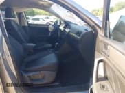 ✅ 2022 Volkswagen Tiguan SE • VIN: 3VV2B7AX4NM157074 • Lot: 43067043. Wystawiony na IAAI z przebiegiem 51 131 mil. Bezpłatny archiwum sprzedaży aukcyjnych z USA i szczegółowy raport historii pojazdu na DreamBid. Zdjęcie 5.