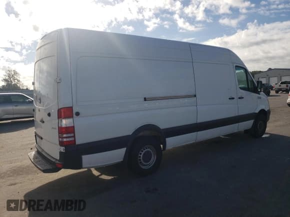 ✅ 2018 Mercedes-Benz Sprinter Cargo Worker • VIN: WD3PE8CD9JP594538 • Лот: 85333545. Опубликован ранее на Copart с пробегом 520 347 миль. Бесплатный доступ к архиву аукционных продаж из США и подробный отчёт об истории автомобиля на DreamBid. Изображение 3.