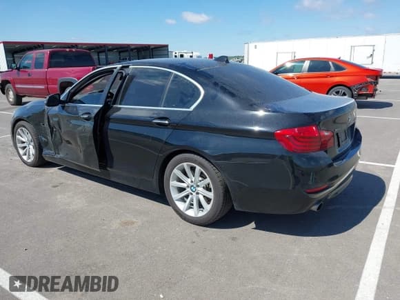 ✅ 2015 BMW 5 Series 535i xDrive • VIN: WBA5B3C50FD546210 • Lot: 42285978. Listed on IAAI with 118,031 mi. Free auction sales archive from the USA and detailed vehicle history report at DreamBid. Image 3.