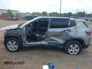 ✅ 2022 Jeep Compass Latitude • VIN: 3C4NJCBBXNT106596 • Lot: 42969927. Listed on IAAI with Not provided. Free auction sales archive from the USA and detailed vehicle history report at DreamBid. Image 13.