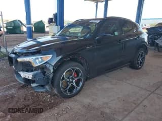 ✅ 2022 Alfa Romeo Stelvio Ti • VIN: ZASPAKBN6N7D47743 • Lot: 82329235. Wystawiony na Copart z przebiegiem 16 619 mil. Bezpłatny archiwum sprzedaży aukcyjnych z USA i szczegółowy raport historii pojazdu na DreamBid. Zdjęcie 1.