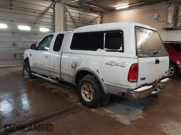 ✅ 2003 Ford F-150 XL • VIN: 1FTRX18L73NA15075 • Lot: 43827077. Wystawiony na IAAI z przebiegiem Nie podano. Bezpłatny archiwum sprzedaży aukcyjnych z USA i szczegółowy raport historii pojazdu na DreamBid. Zdjęcie 3.