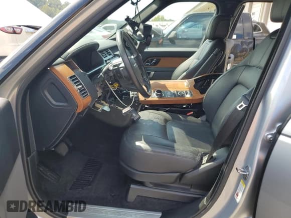 ✅ 2018 Land Rover Range Rover HSE • VIN: SALGS2SV2JA515714 • Lot: 80433145. Wystawiony na Copart z przebiegiem 85 598 mil. Bezpłatny archiwum sprzedaży aukcyjnych z USA i szczegółowy raport historii pojazdu na DreamBid. Zdjęcie 7.