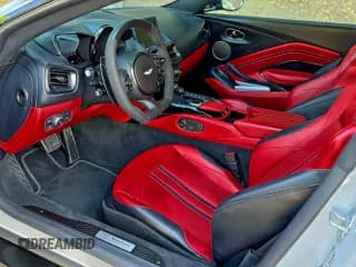 ✅ 2023 Aston Martin Vantage • VIN: SCFSMGAW6PGN07660 • Lot: 94172225. Wystawiony na Copart z przebiegiem 3 665 mil. Bezpłatny archiwum sprzedaży aukcyjnych z USA i szczegółowy raport historii pojazdu na DreamBid. Zdjęcie 6.