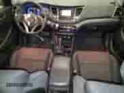 2017 Hyundai Tucson Sport z VIN KM8J3CA21HU424638, wystawiony jako Copart lot #80035895 z przebiegiem 102 672 mil mil oraz Szkoda całkowita • Salvage title. Historia ofert i sprzedaży dostępna na DreamBid. Obrazek 8.