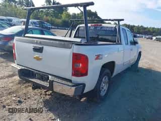 2009 Chevrolet Silverado 1500 LTZ with VIN 1GCEK39009Z279415, listed as a IAAI auction lot 43233317 with Not provided miles and . Bid and sale history available at DreamBid. Image 4.