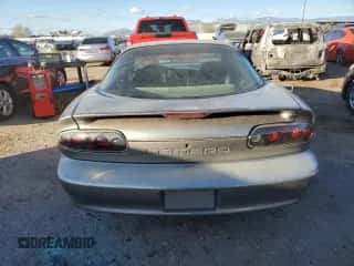 2000 Chevrolet Camaro z VIN 2G1FP22K1Y2176316, wystawiony jako Copart lot #42717355 z przebiegiem Nie podano mil oraz Czysty tytuł • Clean title. Historia ofert i sprzedaży dostępna na DreamBid. Obrazek 6.