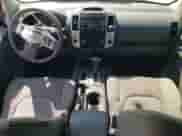 2013 Nissan Frontier SV z VIN 1N6AD0EV8DN750930, wystawiony jako Copart lot #70773635 z przebiegiem 137 339 mil mil oraz Szkoda całkowita • Salvage title. Historia ofert i sprzedaży dostępna na DreamBid. Obrazek 8.