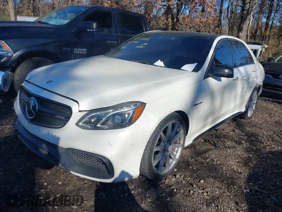 ✅ 2015 Mercedes-Benz E 63 AMG S-Model • VIN: WDDHF7GB7FB142141 • Lot: 43773552. Listed on IAAI with 93,561 mi. Free auction sales archive from the USA and detailed vehicle history report at DreamBid. Image 2.
