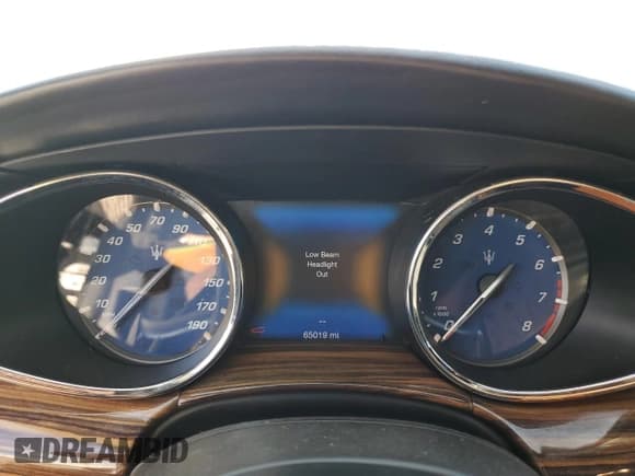 ✅ 2017 Maserati Quattroporte S Q4 • VIN: ZAM56RRA2H1216440 • Lot: 44242044. Wystawiony na Copart z przebiegiem 65 019 mil. Bezpłatny archiwum sprzedaży aukcyjnych z USA i szczegółowy raport historii pojazdu na DreamBid. Zdjęcie 9.