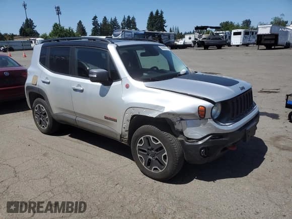 ✅ 2017 Jeep Renegade Trailhawk • VIN: ZACCJBCB2HPE47664 • Lot: 58404815. Listed on Copart with 123,564 mi. Free auction sales archive from the USA and detailed vehicle history report at DreamBid. Image 4.