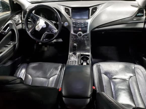 ✅ 2016 Hyundai Azera • VIN: KMHFG4JG8GA555447 • Lot: 45010475. Wystawiony na Copart z przebiegiem 96 531 mil. Bezpłatny archiwum sprzedaży aukcyjnych z USA i szczegółowy raport historii pojazdu na DreamBid. Zdjęcie 8.