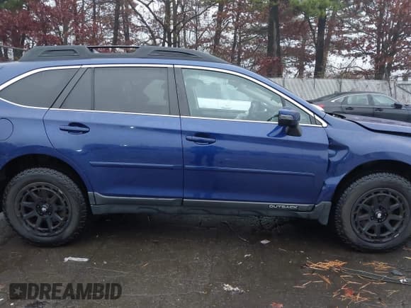 ✅ 2016 Subaru Outback Premium • VIN: 4S4BSAHC8G3324812 • Lot: 43760922. Listed on IAAI with 58,064 mi. Free auction sales archive from the USA and detailed vehicle history report at DreamBid. Image 13.