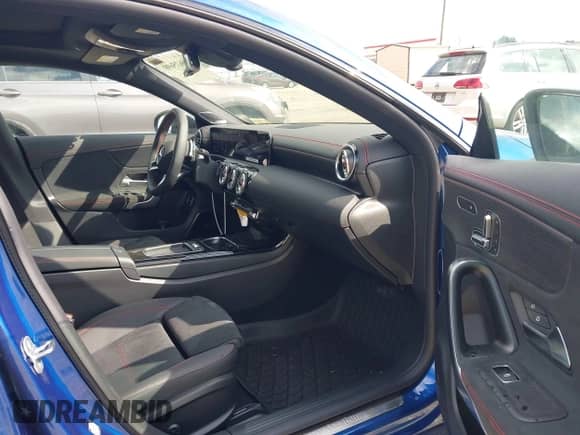 2025 Mercedes-Benz CLA 250 с VIN W1K5J4GB2SN517412, выставлен на аукционе IAAI как лот 42625690 с пробегом 1 047 миль миль и . История ставок и продаж доступна на DreamBid. Изображение 5.