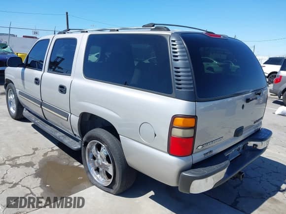 ✅ 2005 Chevrolet Suburban LT • VIN: 3GNEC16Z35G104209 • Lot: 41946436. Listed on IAAI with 204,543 mi. Free auction sales archive from the USA and detailed vehicle history report at DreamBid. Image 3.