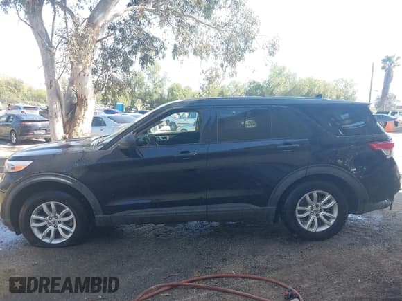 ✅ 2021 Ford Explorer • VIN: 1FMSK7BH1MGC23672 • Lot: 40934868. Wystawiony na IAAI z przebiegiem 81 218 mil. Bezpłatny archiwum sprzedaży aukcyjnych z USA i szczegółowy raport historii pojazdu na DreamBid. Zdjęcie 15.