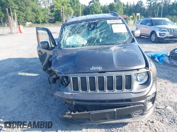 ✅ 2021 Jeep Renegade Limited • VIN: ZACNJDD13MPM27926 • Lot: 42226469. Wystawiony na IAAI z przebiegiem 30 271 mil. Bezpłatny archiwum sprzedaży aukcyjnych z USA i szczegółowy raport historii pojazdu na DreamBid. Zdjęcie 13.
