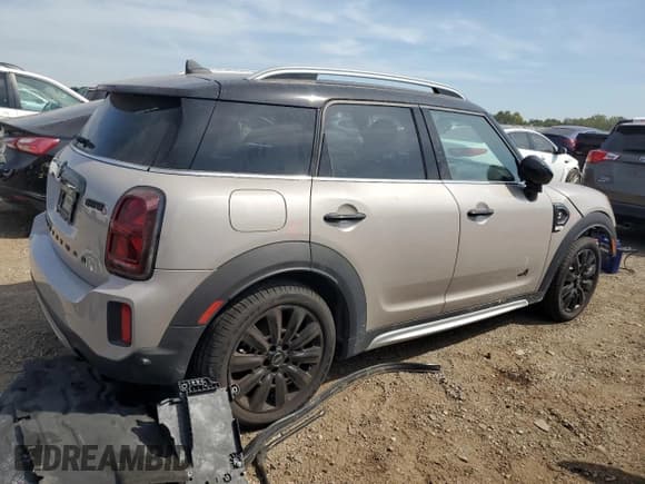 ✅ 2024 MINI Countryman Cooper S • VIN: WMZ83BR05R3S18049 • Lot: 70869455. Listed on Copart with 4,653 mi. Free auction sales archive from the USA and detailed vehicle history report at DreamBid. Image 3.