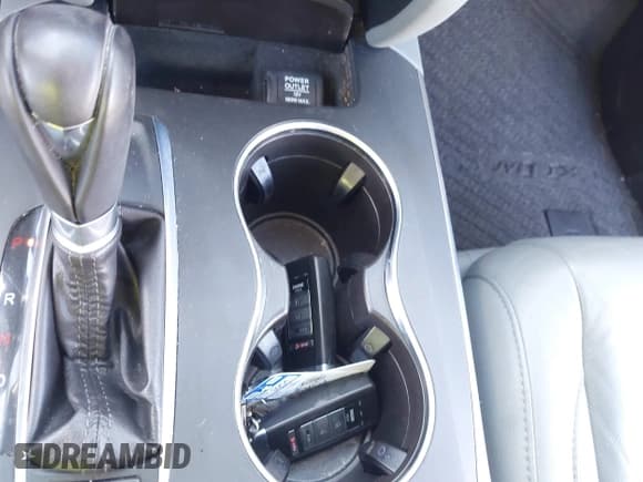 ✅ 2015 Acura MDX Technology • VIN: 5FRYD4H41FB019624 • Лот: 43778094. Опубликован ранее на IAAI с пробегом 181 423 миль. Бесплатный доступ к архиву аукционных продаж из США и подробный отчёт об истории автомобиля на DreamBid. Изображение 11.