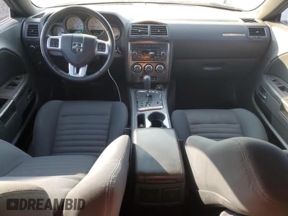 ✅ 2011 Dodge Challenger • VIN: 2B3CJ4DG6BH542907 • Lot: 70485444. Wystawiony na Copart z przebiegiem 123 440 mil. Bezpłatny archiwum sprzedaży aukcyjnych z USA i szczegółowy raport historii pojazdu na DreamBid. Zdjęcie 8.