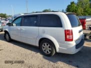 ✅ 2010 Chrysler Town & Country LX • VIN: 2A4RR2D1XAR415338 • Lot: 50994885. Wystawiony na Copart z przebiegiem 56 849 mil. Bezpłatny archiwum sprzedaży aukcyjnych z USA i szczegółowy raport historii pojazdu na DreamBid. Zdjęcie 2.