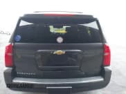 ✅ 2015 Chevrolet Suburban LTZ • VIN: 1GNSKKKCXFR194683 • Lot: 43623981. Wystawiony na IAAI z przebiegiem 200 298 mil. Bezpłatny archiwum sprzedaży aukcyjnych z USA i szczegółowy raport historii pojazdu na DreamBid. Zdjęcie 17.