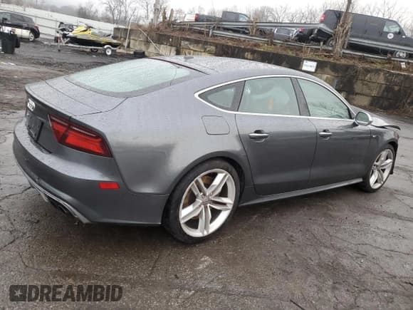 ✅ 2016 Audi S7 • VIN: WAUW2AFCXGN008158 • Lot: 80370803. Listed on Copart with 116,666 mi. Free auction sales archive from the USA and detailed vehicle history report at DreamBid. Image 3.