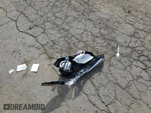 2021 Toyota Camry LE z VIN 4T1C11BK1MU023988, wystawiony jako Copart lot #80525175 z przebiegiem 139 850 mil mil oraz Szkoda całkowita • Salvage title. Historia ofert i sprzedaży dostępna na DreamBid. Obrazek 12.