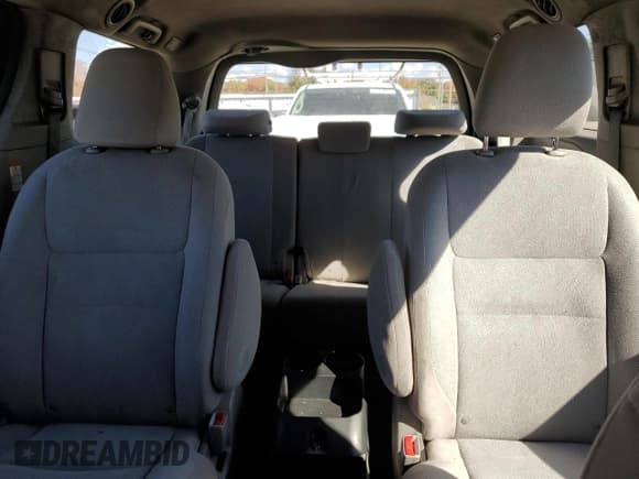 ✅ 2015 Toyota Sienna L • VIN: 5TDZK3DC3FS652236 • Lot: 90328835. Listed on Copart with 109,194 mi. Free auction sales archive from the USA and detailed vehicle history report at DreamBid. Image 10.
