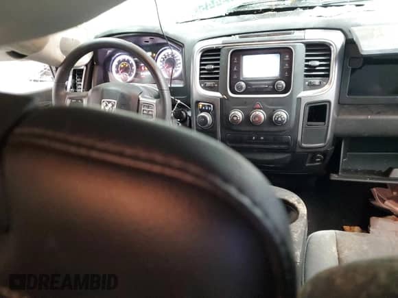 2024 Ram 1500 SLT z VIN 1C6RR6GG7RS142468, wystawiony jako Copart lot #50719445 z przebiegiem 23 062 mil mil oraz Czysty tytuł • Clean title. Historia ofert i sprzedaży dostępna na DreamBid. Obrazek 8.