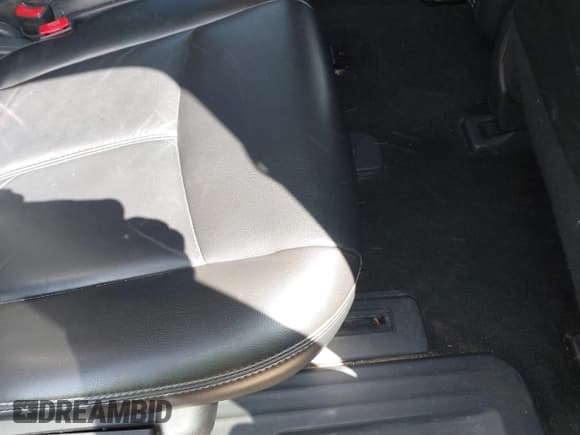 ✅ 2014 Nissan Pathfinder SV • VIN: 5N1AR2MM7EC703101 • Lot: 42221242. Listed on IAAI with 178,237 mi. Free auction sales archive from the USA and detailed vehicle history report at DreamBid. Image 8.