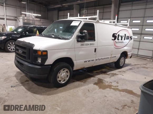 ✅ 2010 Ford Econoline Cargo Commercial • VIN: 1FTNE1EW9ADA66535 • Lot: 43902545. Wystawiony na IAAI z przebiegiem 186 113 mil. Bezpłatny archiwum sprzedaży aukcyjnych z USA i szczegółowy raport historii pojazdu na DreamBid. Zdjęcie 2.
