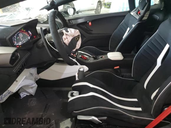 ✅ 2023 Lamborghini Huracan • VIN: ZHWUA6ZX2PLA25552 • Lot: 60155094. Listed on Copart with 1,142 mi. Free auction sales archive from the USA and detailed vehicle history report at DreamBid. Image 7.